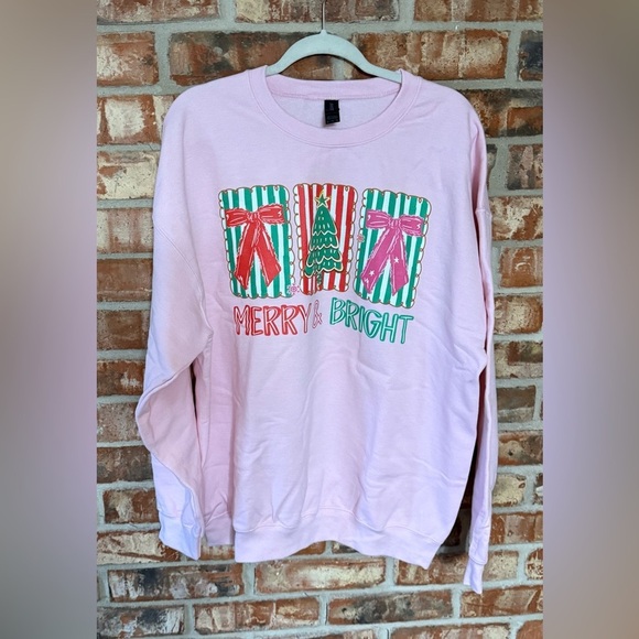 Gildan Tops - Gildan Pink Merry & Bright Sweatshirt